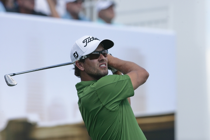 Marie Kojzar og Adam Scott giftu sig í „leyni“á Bahama
