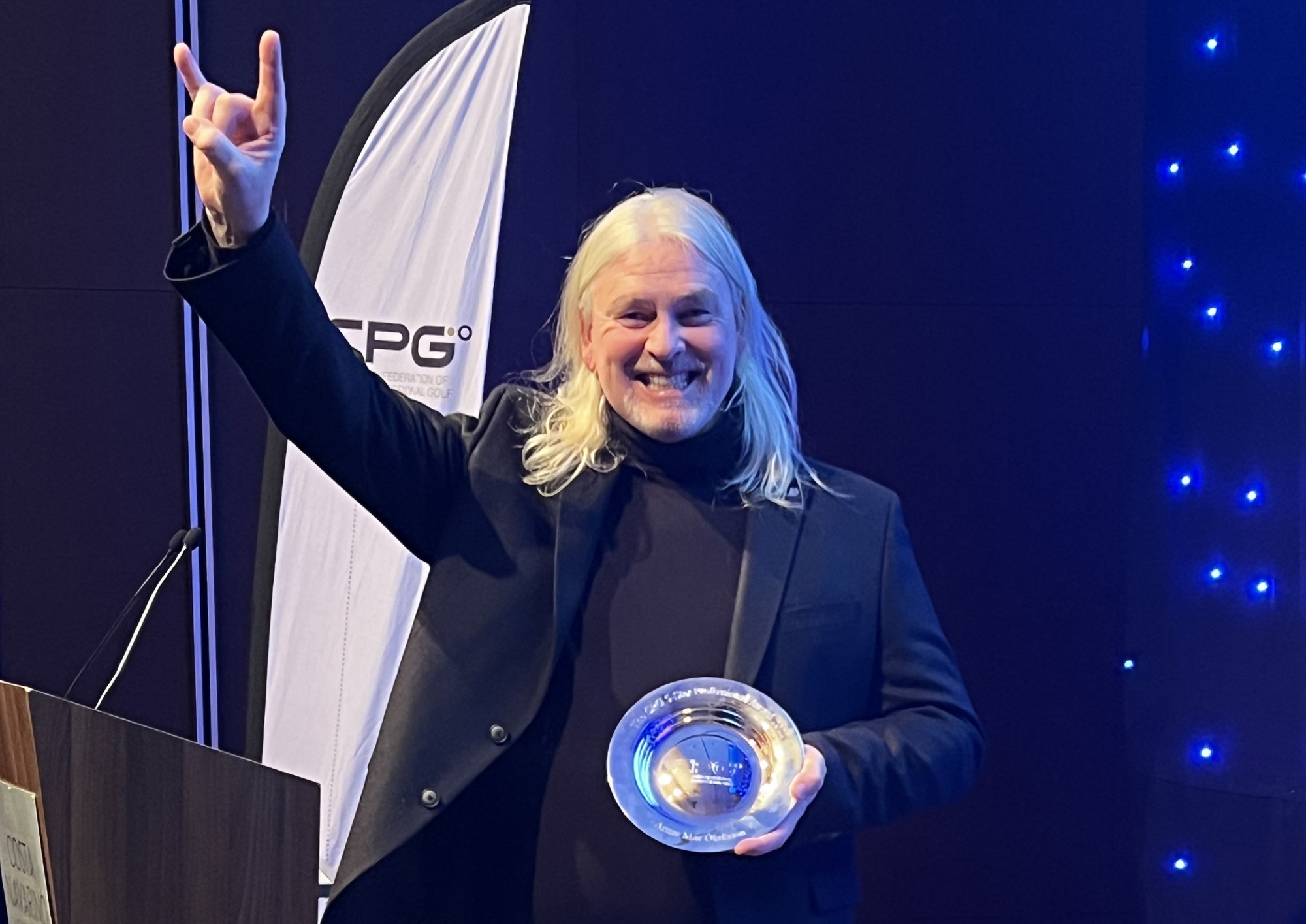 Arnar Már fær fimm stjörnur