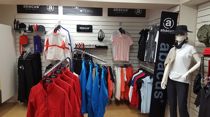 Ný búð með golffatnað opnaði í maí.
