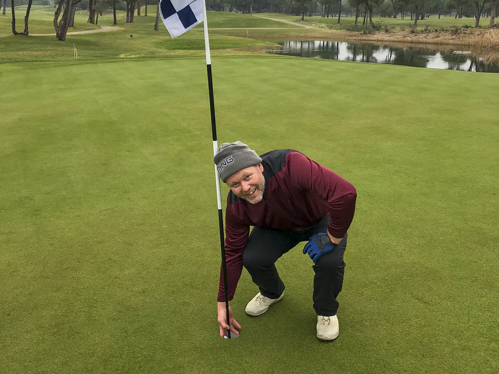 Tveir golfarar hafa orðið fyrir barðinu á kylfingi dagsins