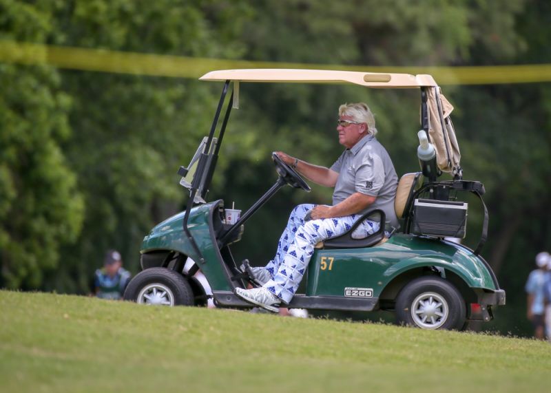 John Daly dregur sig úr Opna mótinu