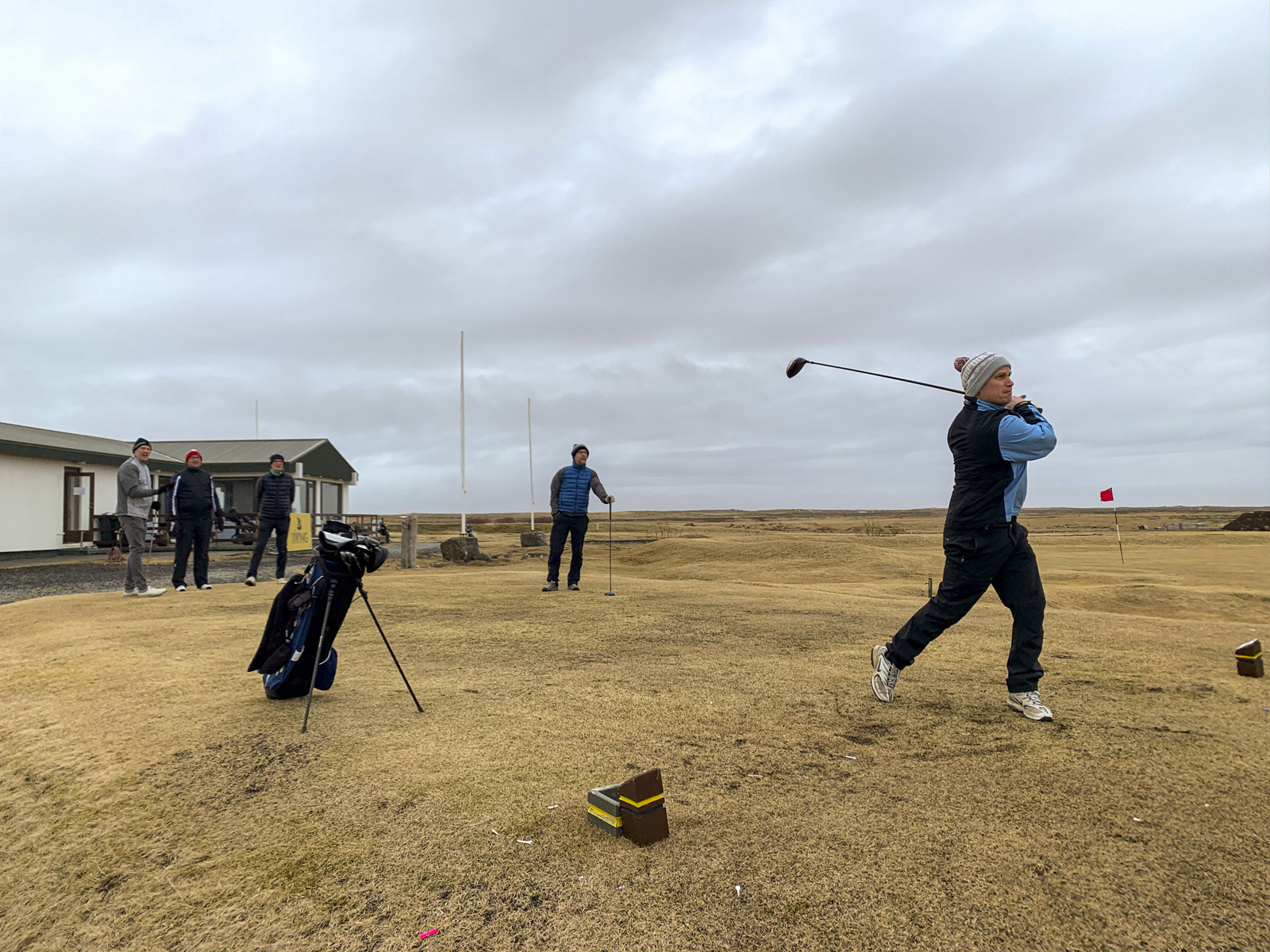Kylfingar þyrpast í golf í Leiru, í Sandgerði og í Þorlákshöfn