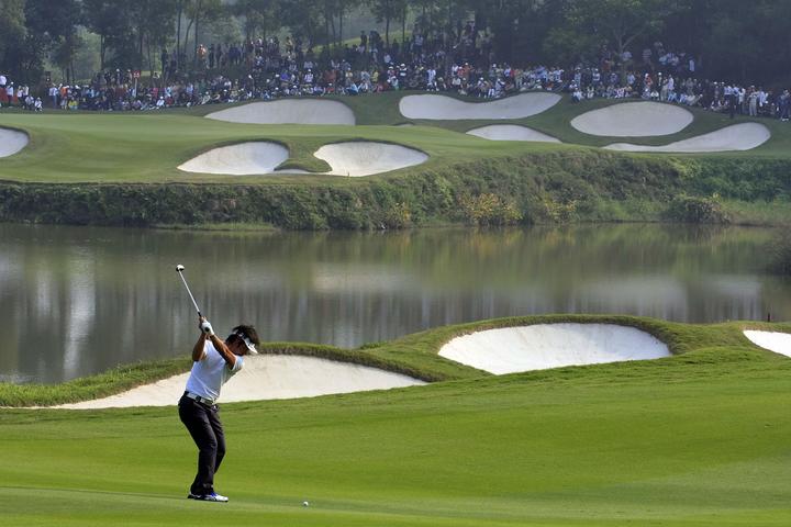 Kínversk stjórnvöld í átak gegn ólöglegum golfvöllum