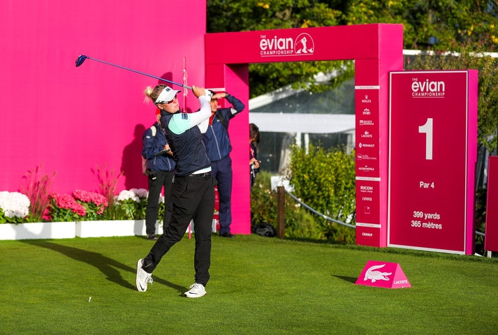 LPGA: Larsen með eins höggs forystu