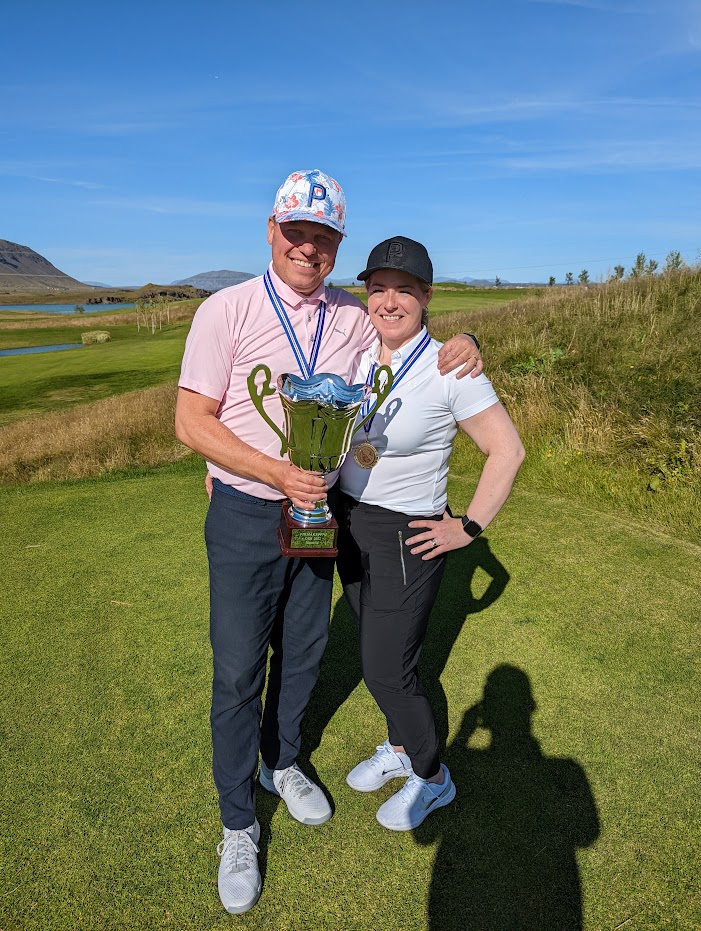 Nýtti dauða tímann á milli gigga til að fara í golf