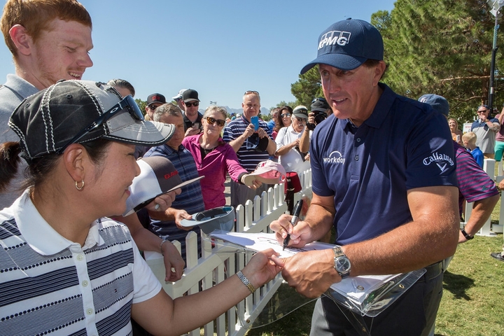 Mickelson og Daly á meðal þeirra sem komust ekki í gegnum niðurskurðinn