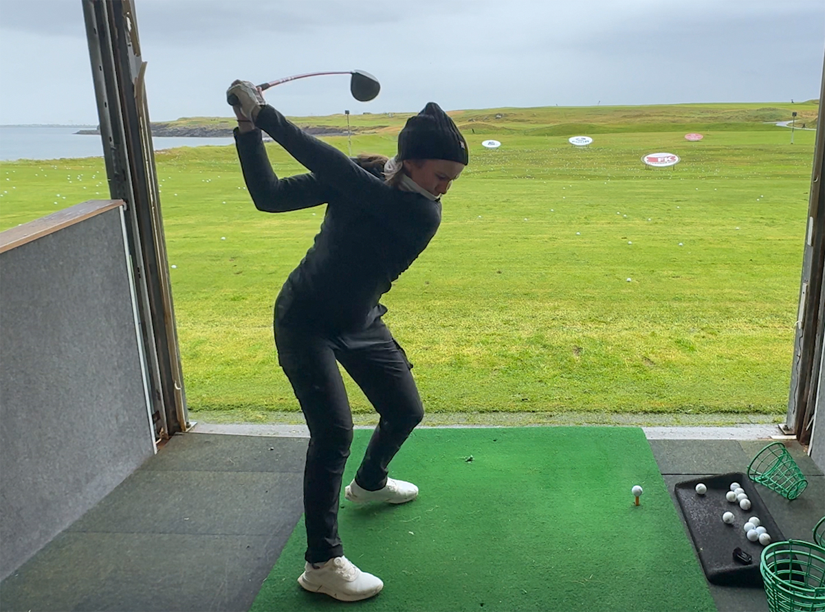 Hvernig slær Ragnhildur 240 metra með stóru kylfunni?