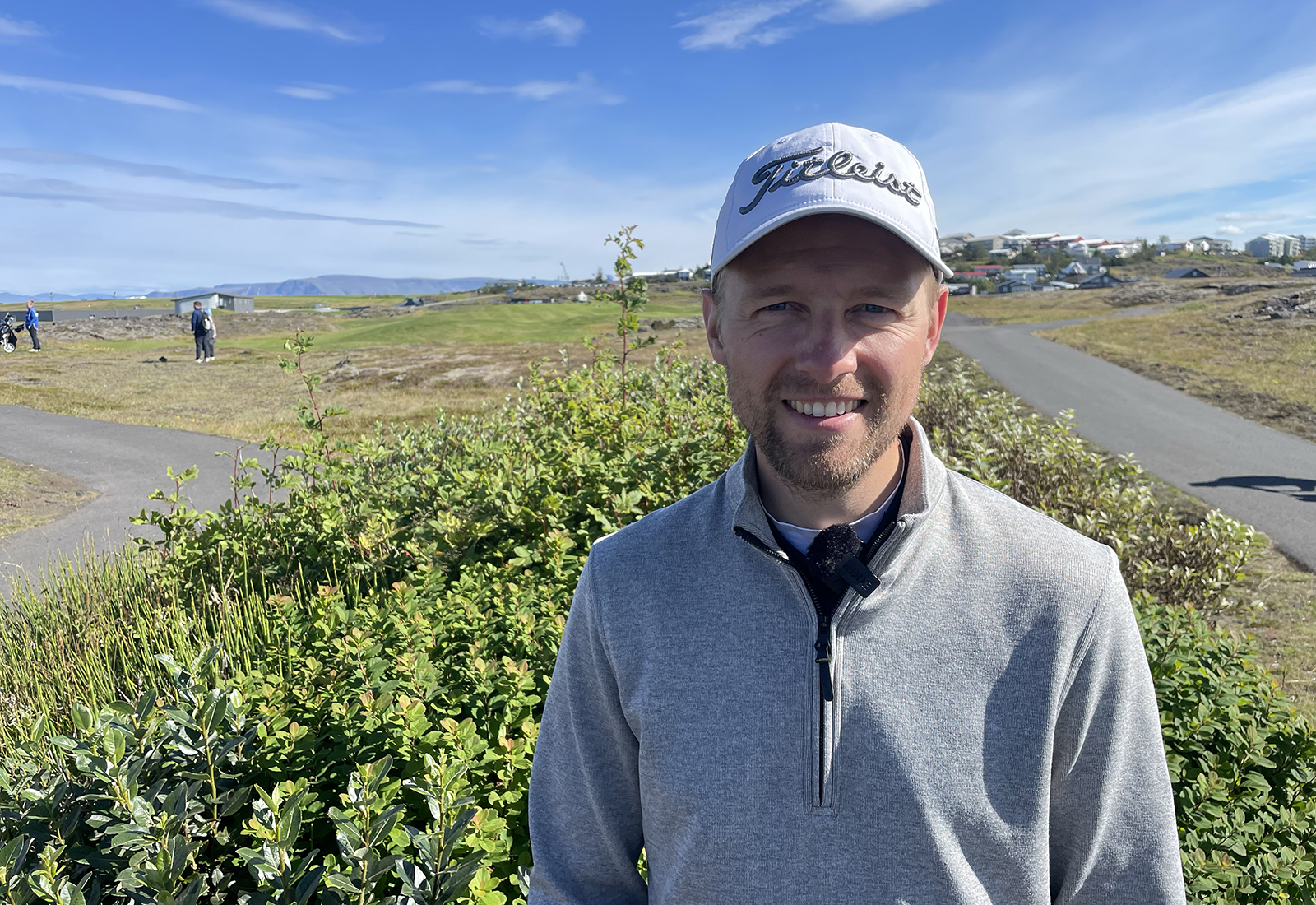 Rúnar Arnórsson kann vel við sig á heimavellinum, hann rölti með Kylfingi á 9. braut