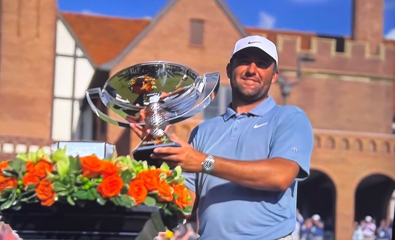Scheffler sigraði á lokamótinu - kominn upp fyrir Tiger í peningaverðlaunum á PGA