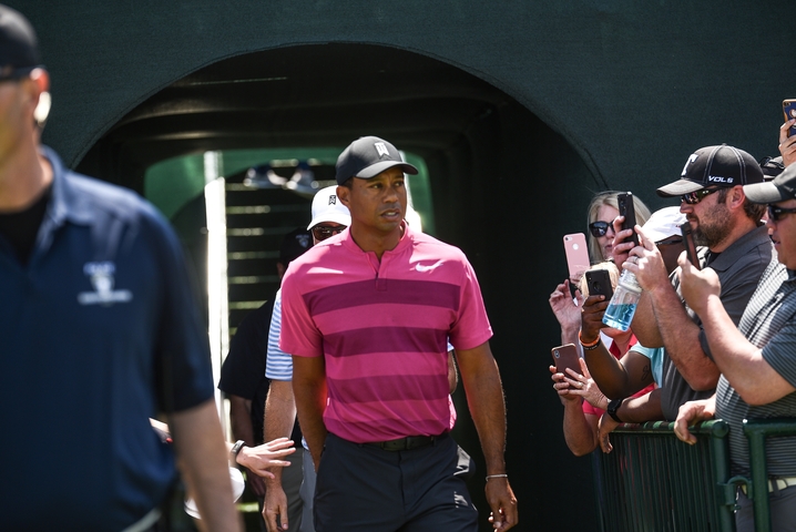 PGA: Woods og Fowler jafnir í forystu á TOUR Championship