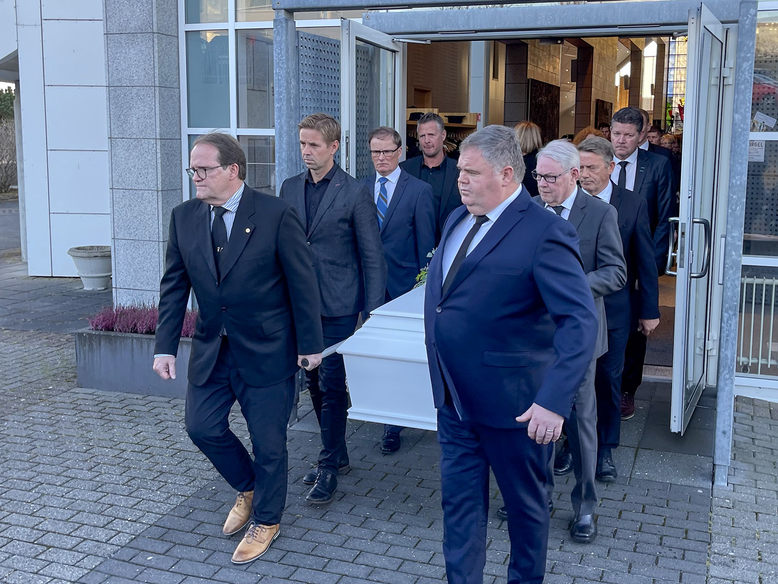 Átta Íslandsmeistarar báru kistu Björgvins